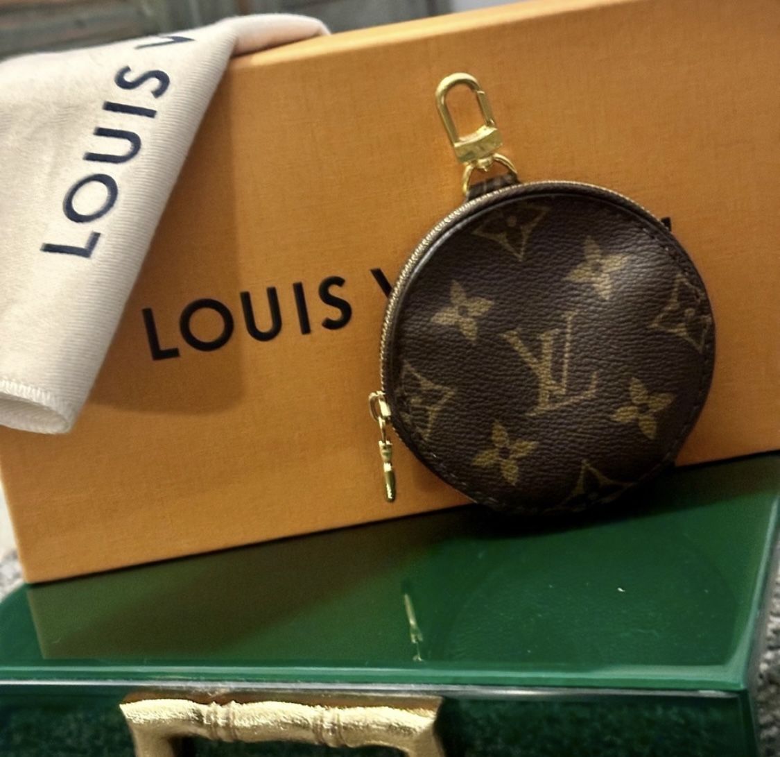 Authentic LOUIS VUITTON Brown Gold Monogram Coin Pouch