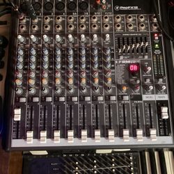 Mackie ProFX12 Mixer