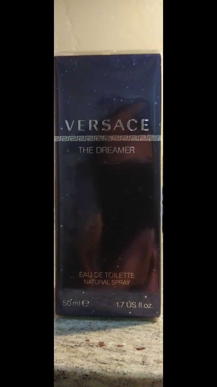 Versace the dreamer men's fragrance.