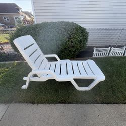 Heavy Duty Plastic Adjustable Chaise Lounge 