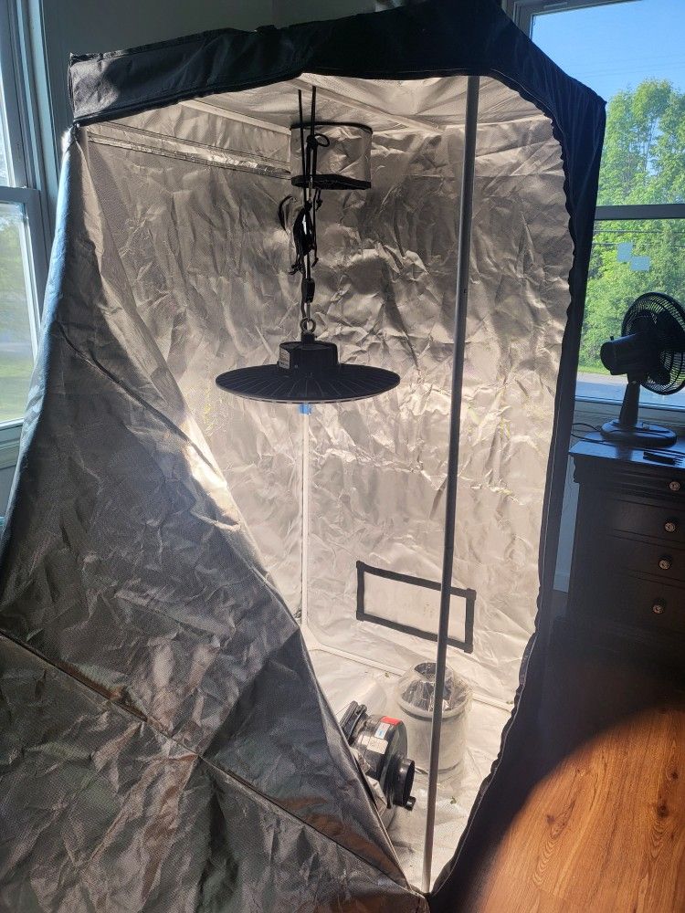 Grow Tent With Light