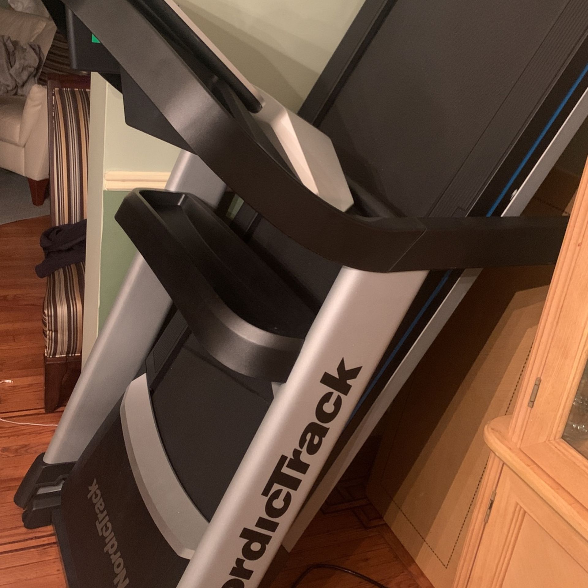 NordicTrack Exp7i Treadmill