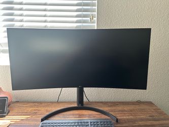 35 inch LG curved executive monitor