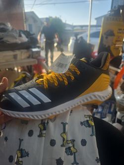 Baseball cleats size 7 us