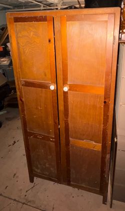 Wooden Wardrobe/Closet