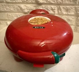 Red Bella quesadilla maker Brand new open box 10"