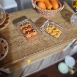 Dollhouse Miniature Items 