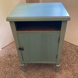Freestanding Cupboard 