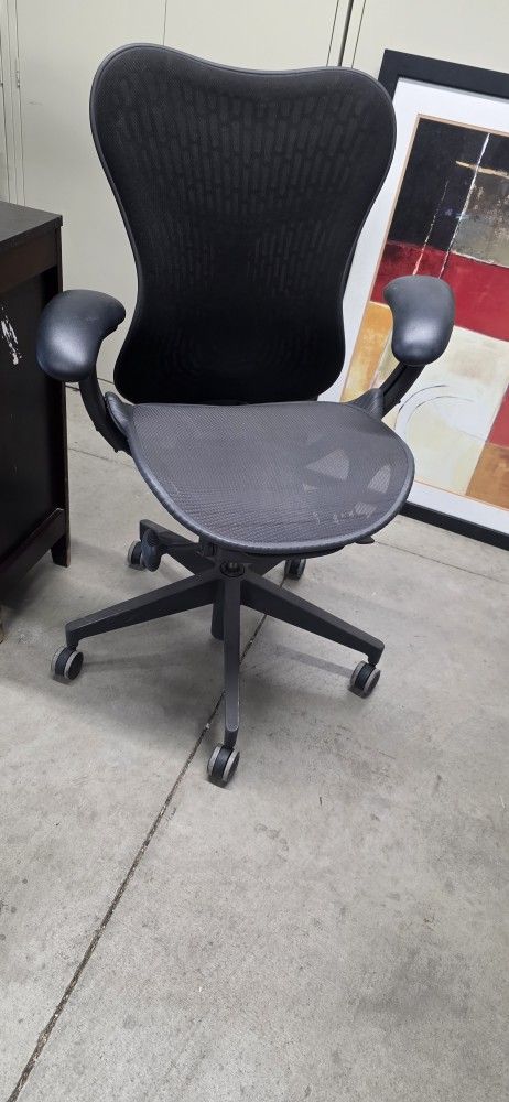 Herman MILLER MIRRA ERGONOMIC Chair- FULLY LOADED 