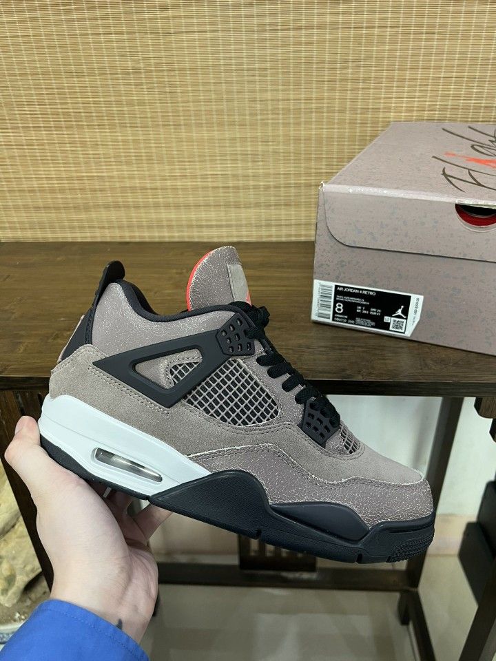 Air Jordan 4 Retro 'Taupe Haze'