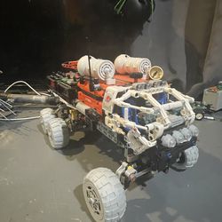 Lego Technic Mars Crew Exploration Rover