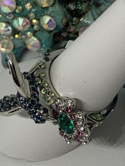 Stunning Hummingbird & Flower Ring Size 7.5 For $17