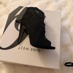 Black booties, Nine West, black, size 6