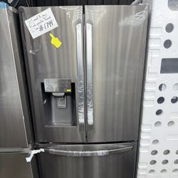 Brand New LG 28 cu. ft. 3 Door French Door Refrigerator with Ice and Water with Single Ice in Black Stainless Standard Depth