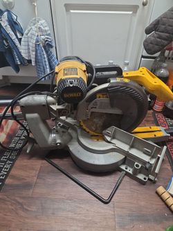 Dewalt DW708 12" sliding compound miter saw