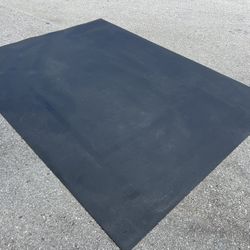8’x6’ Rubber Roll Up Floor Gym Shop Utility Mat! Thick and dense material! Good condition!