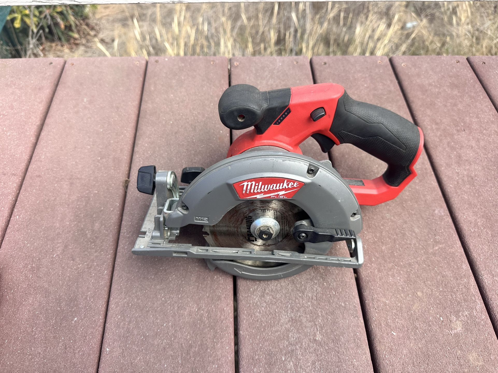 M12 Skillsaw