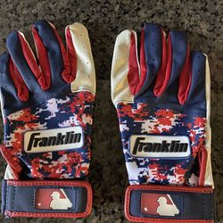 New boys baseball gloves