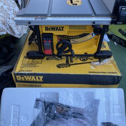 DEWALT 15 Amp Corded 8-1/4 in. Compact Portable Jobsite Tablesaw