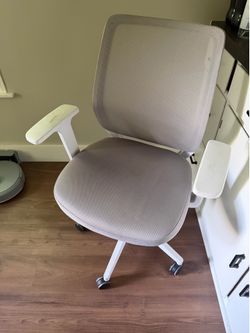 Rolling office chair