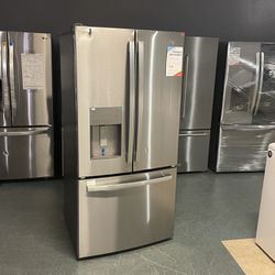GE 33” French Door Refrigerator New Scratch And Dent‼️ 