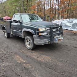 2005 Chevrolet 3500 Regular Cab, 4wd, Long Bed Service Bed