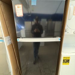 Element Refrigerator In Black