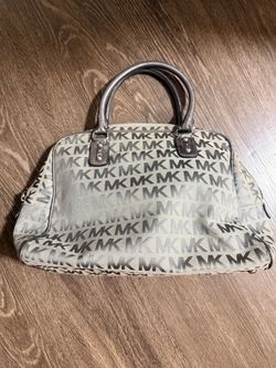 Medium Size Grey Michael Kors Purse (used)