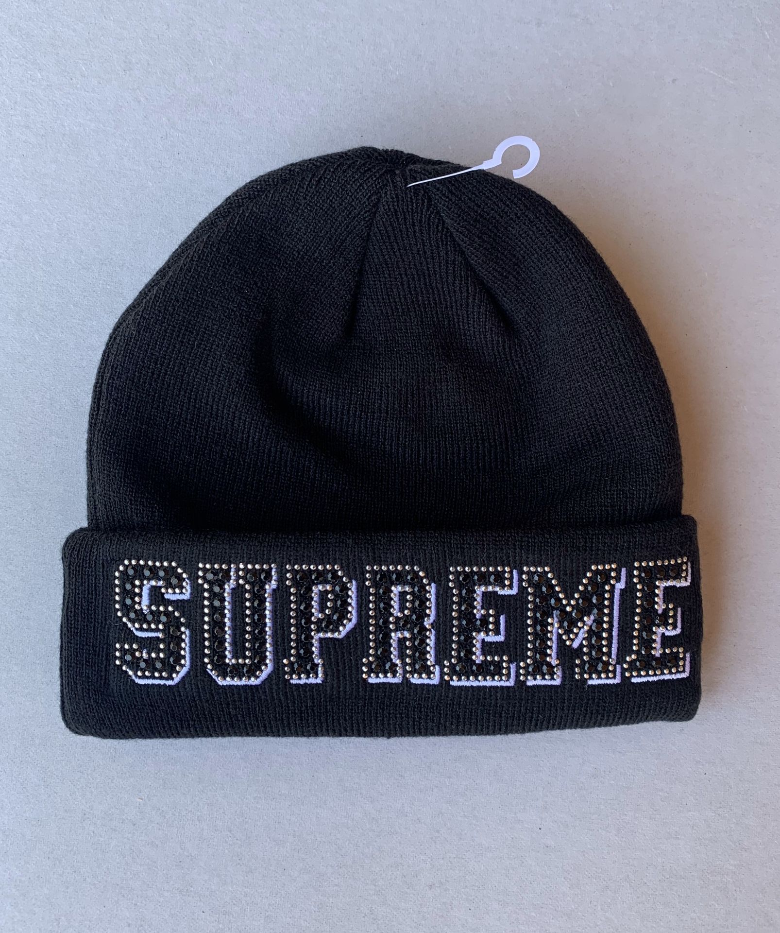 Supreme new era beanie