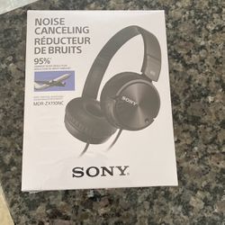 Sony Head Phones With Noise Canceling
