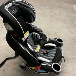 GRACO CAR SEAT