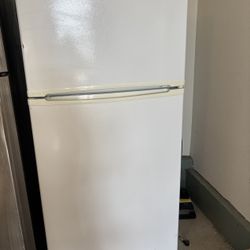 Maytag fridge/freezer 