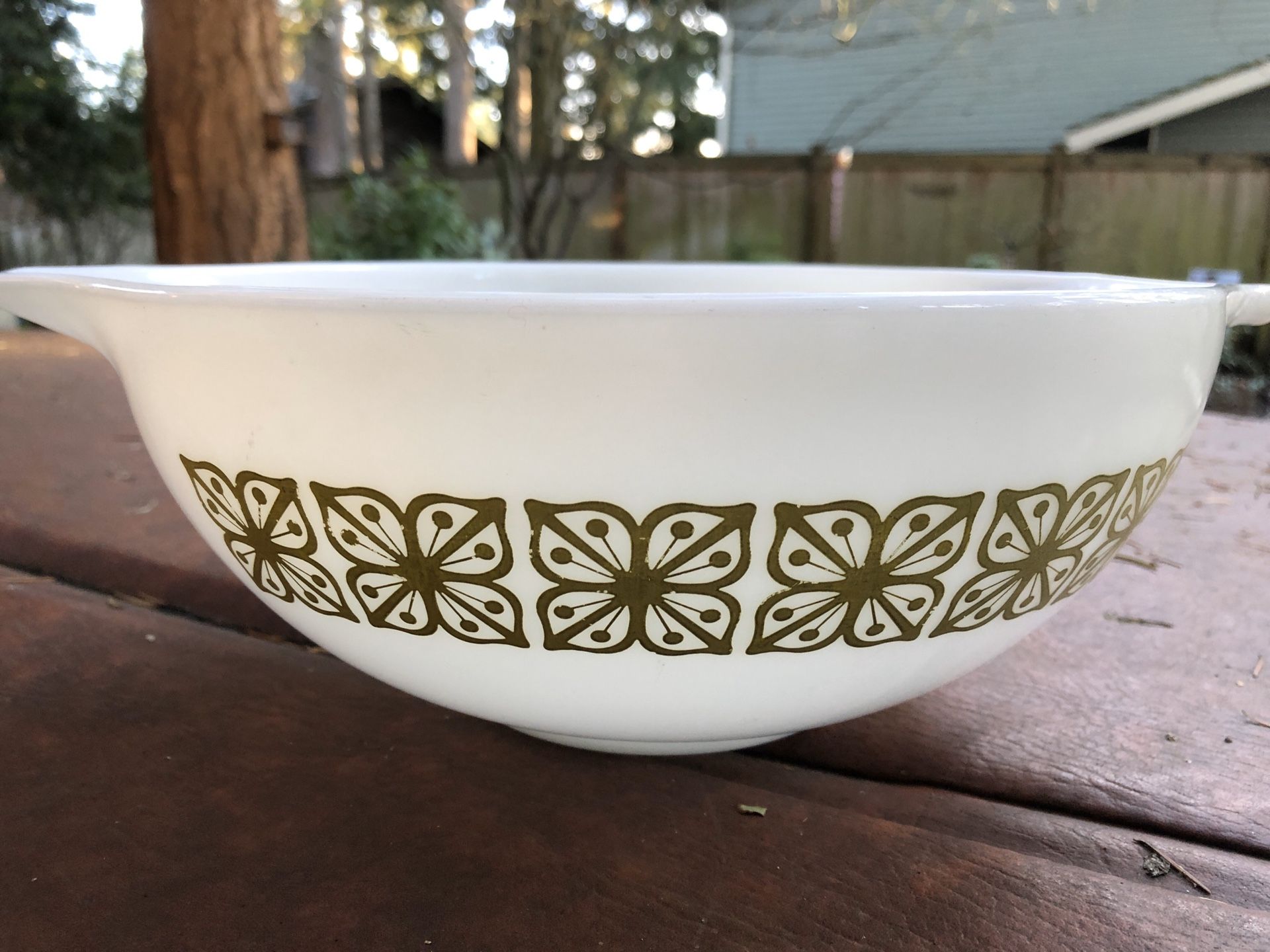 Large Pyrex Mixing Bowl