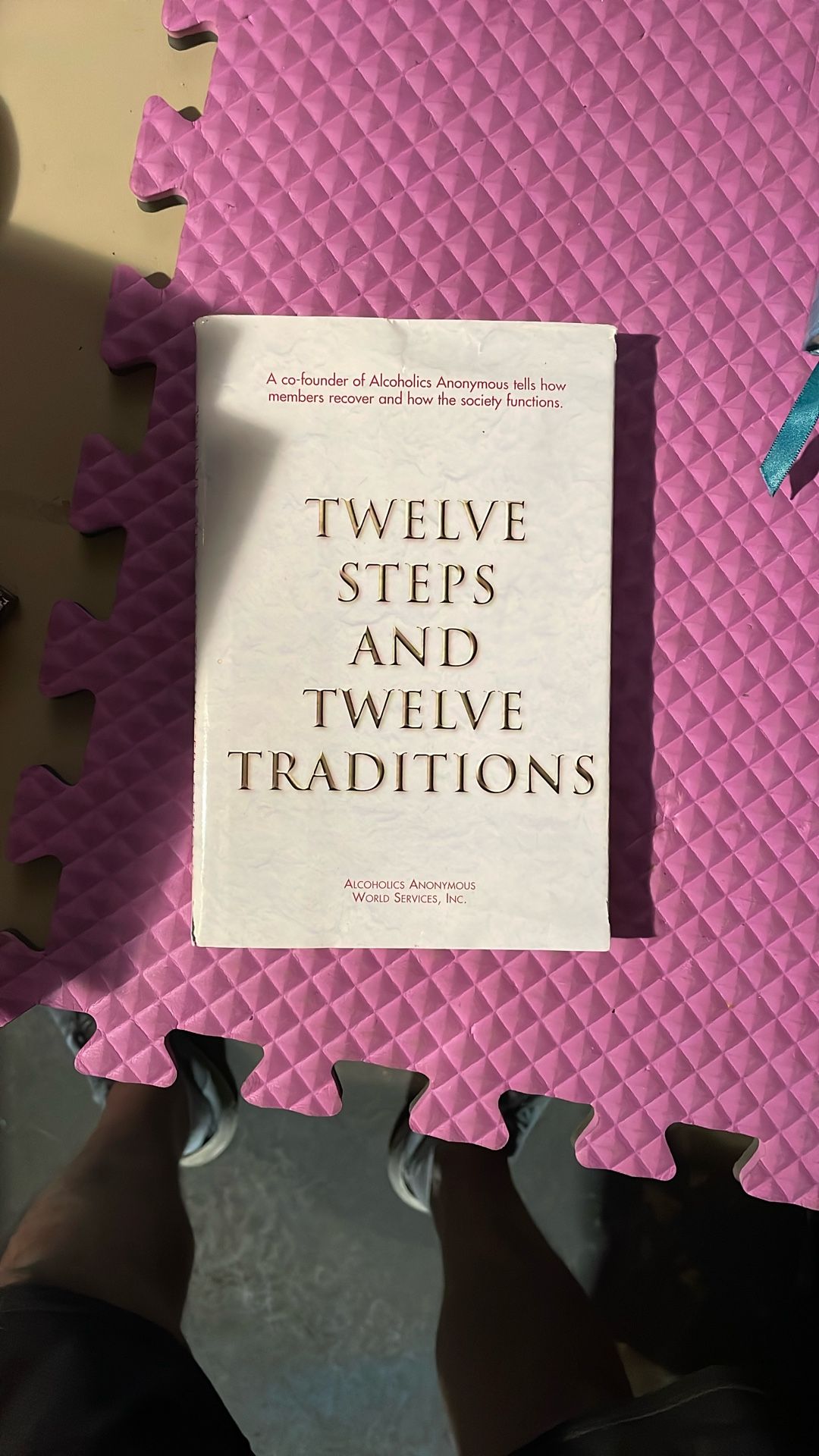 Book: Twelve Steps And Twelve Traditions - World Services, Inc