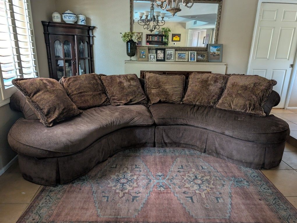 FLAIR Curved Sectional Couch – Comfortable & Unique!