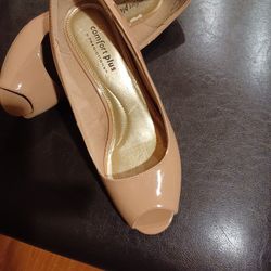 New Womens open Toe, Low Wedge Heals  $10. Comfort Plus Size 6.5