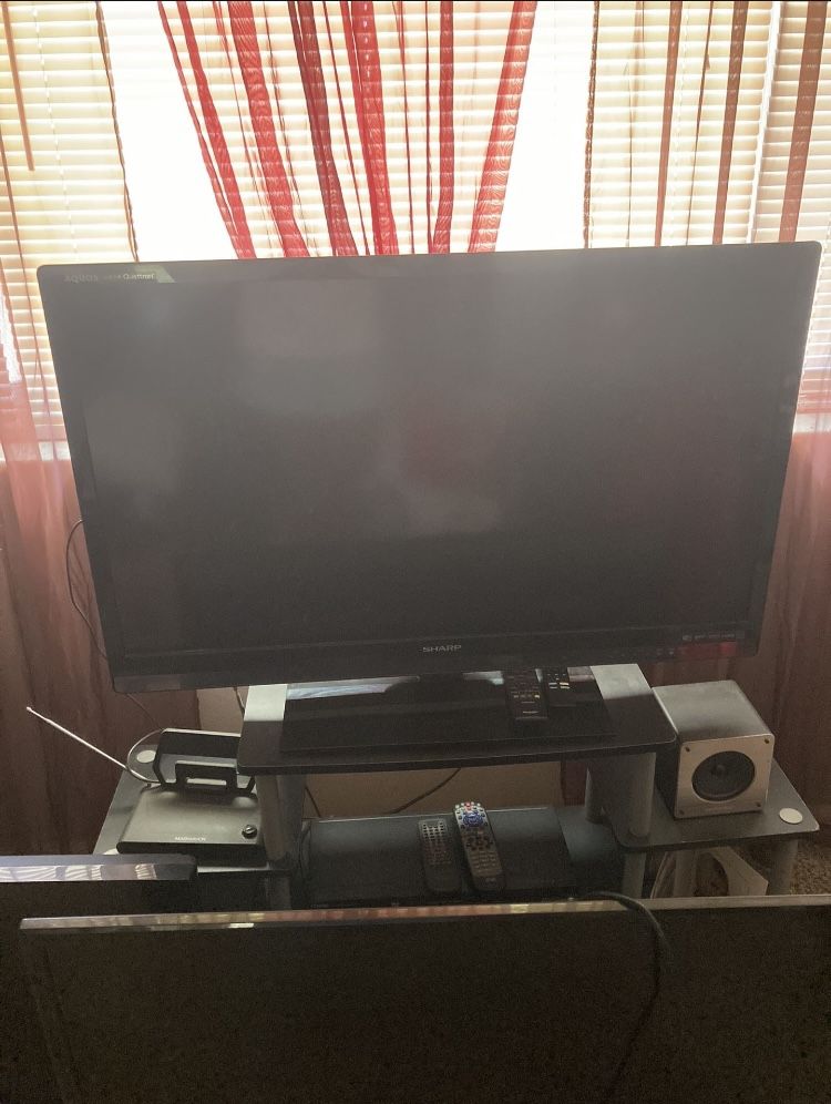 40 INCH SHARP TV