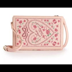 LC Lauren Conrad Lydia Floral Book Clutch
LC Lauren Conrad