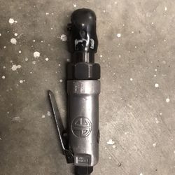Astro 1/4 air ratchet good working condition
