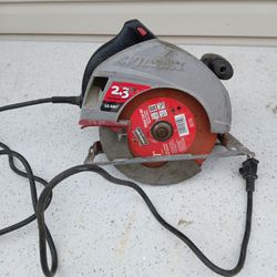 Skilsaw Circular Saw Corded 7 Inch 2.3 HP Max Motor 12 Amp AS IS  $10