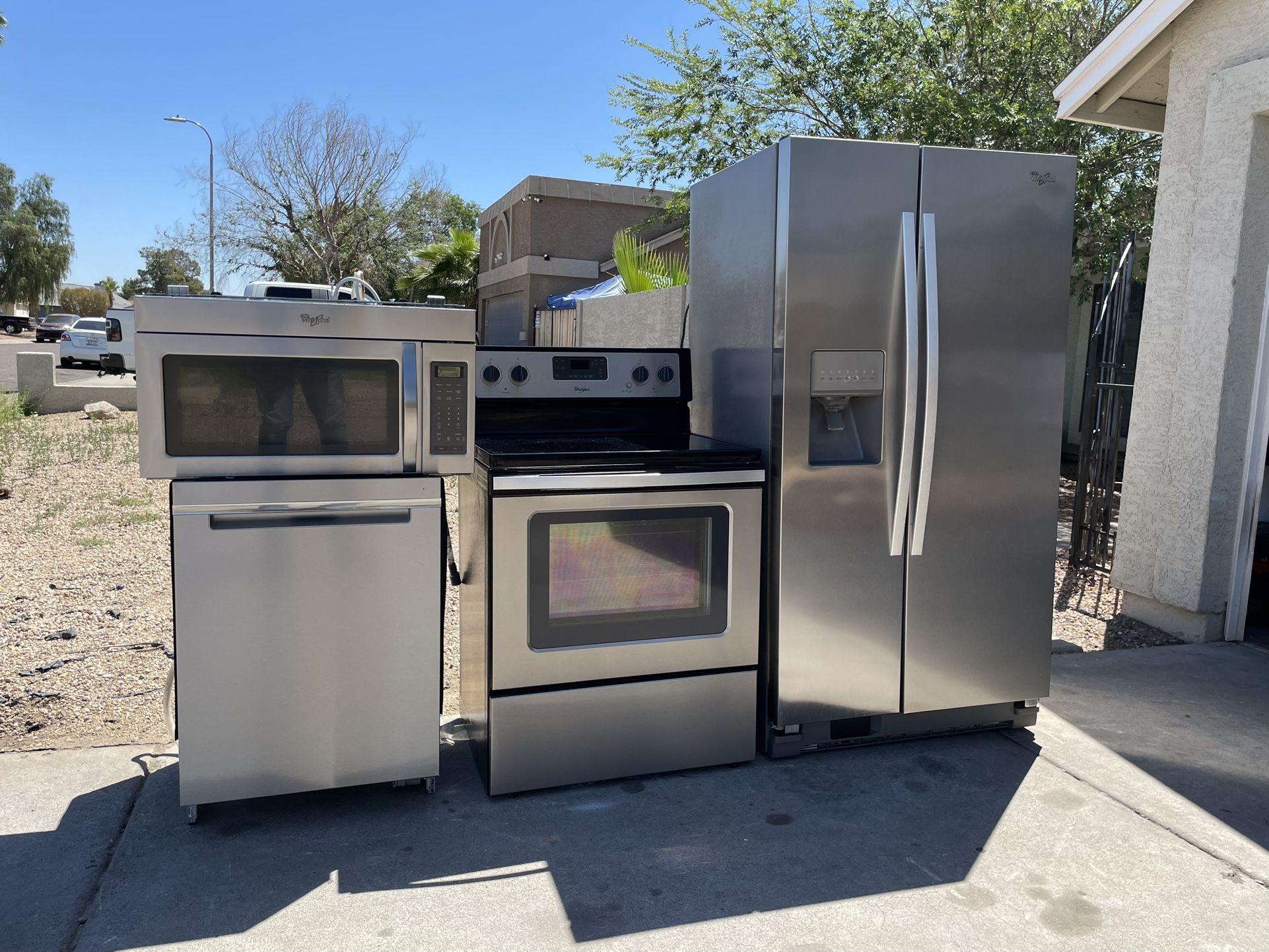 Kitchen Set Refrigerator Range Stove Microwave Dishwasher 30 Day Warranty