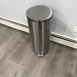 Better Homes & Gardens Kitchen Trash Can, 7.9 Gallon Stainless Steel Round Step Garbage Bin with Sof Red 