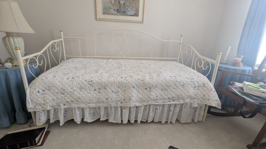 Trundle Bed With Mattresses