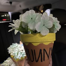 Hunny Pot Centerpieces