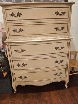 Dresser