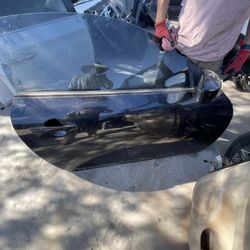 2014 Infiniti Q60 Front left and right doors