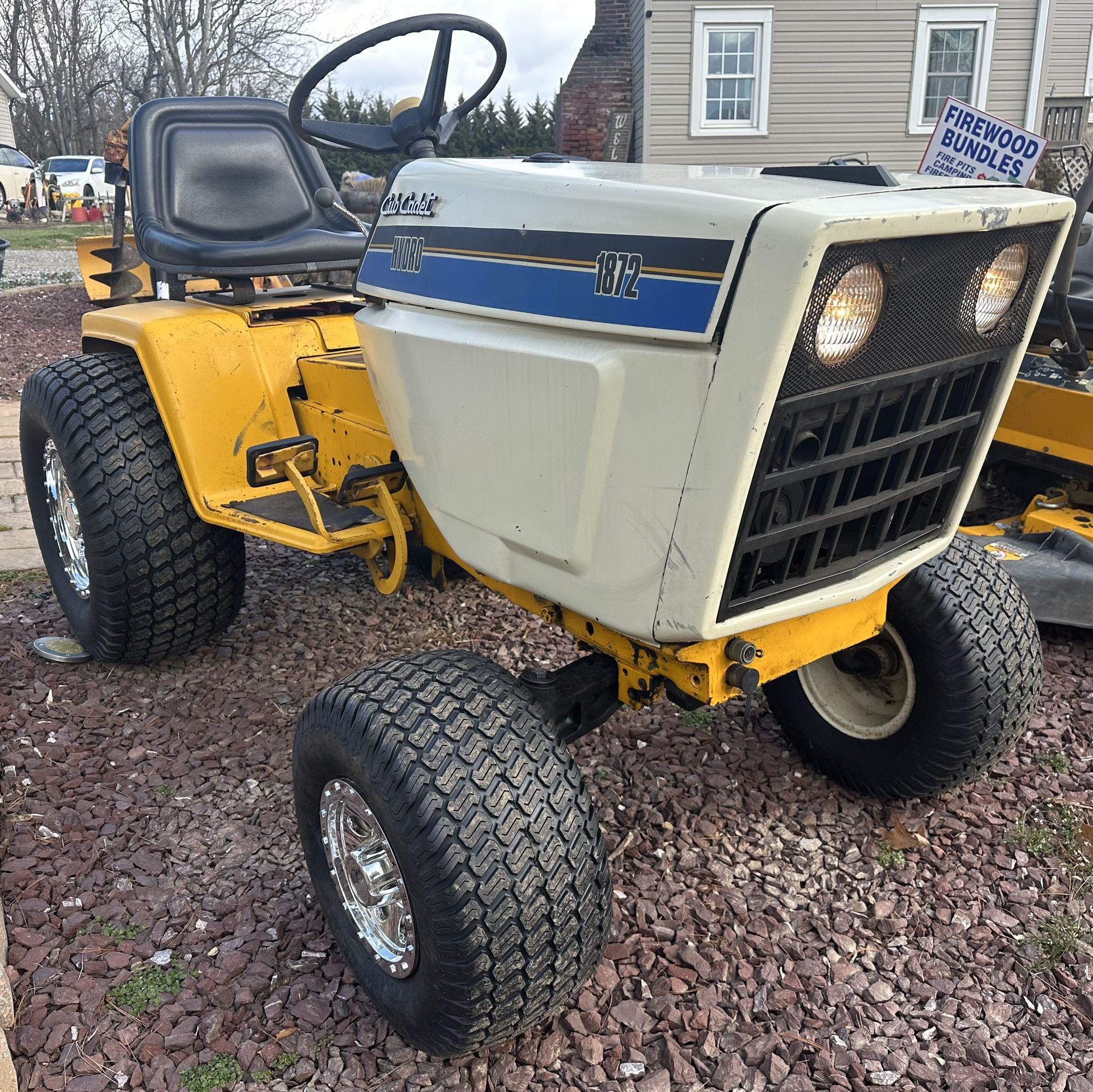 Cub Cadet 1872 Hydrostatic Garden Tractor