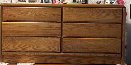 Queen oak bedroom set