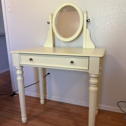 VANITY DESK WITH MATCHING SEAT