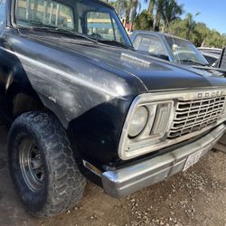 318 Dodge Power Wagon 